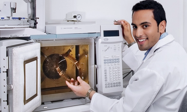 corporate-scientist-lc-lab